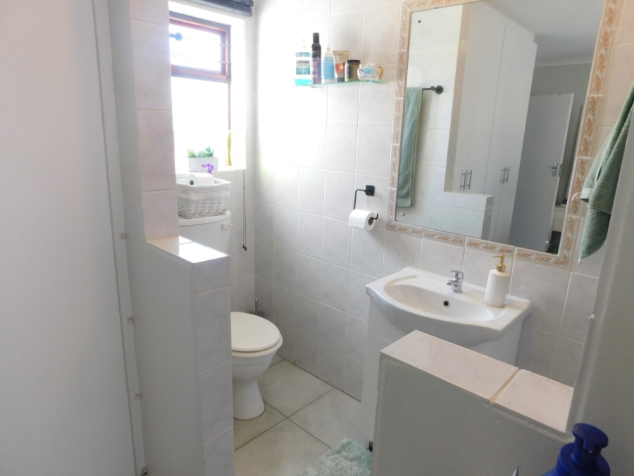 2 Bedroom Property for Sale in Sea Breeze Western Cape